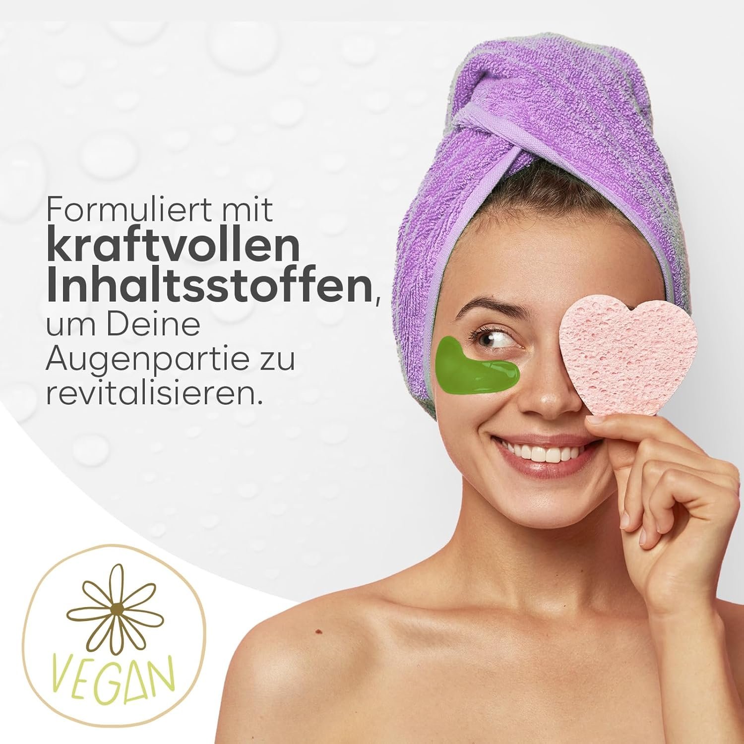 Frau mit Handtuchturban trägt grünes Green-Tea-Augenpad aus dem Augenpads Mix, vegan